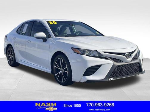 2020 Toyota Camry SE