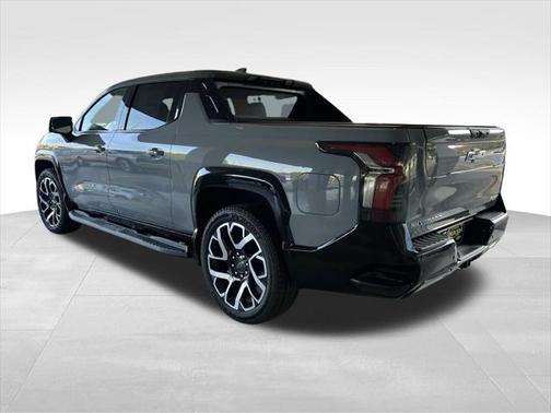 2025 Chevrolet Silverado EV RST
