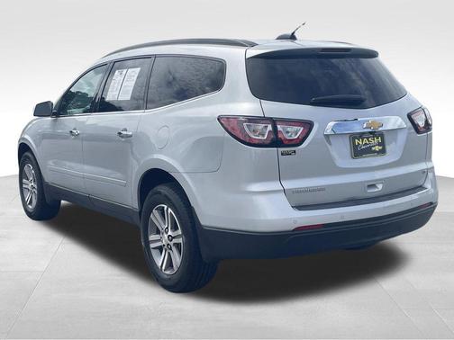 Silver Ice Metallic 2017 Chevrolet Traverse 2LT