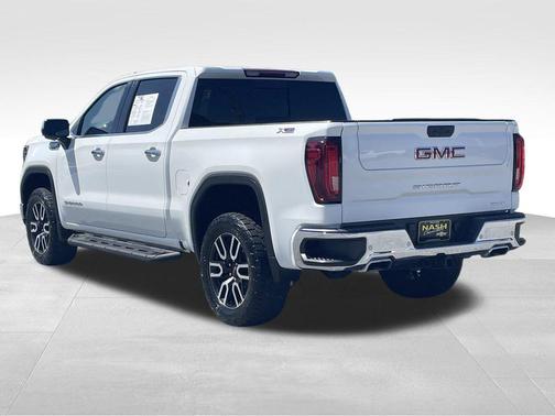 Summit White 2024 GMC Sierra 1500 SLT