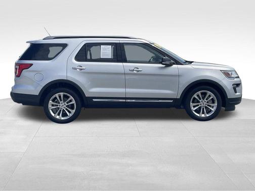 INGOT SILVER METALLIC 2019 Ford Explorer XLT