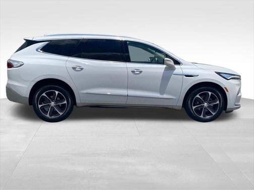 2022 Buick Enclave FWD Essence