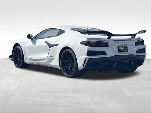 Arctic White 2026 Chevrolet Corvette Z06