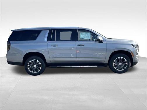 2025 Chevrolet Suburban LT