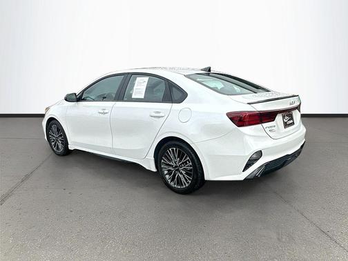 Snow White Pearl 2024 Kia Forte GT-Line