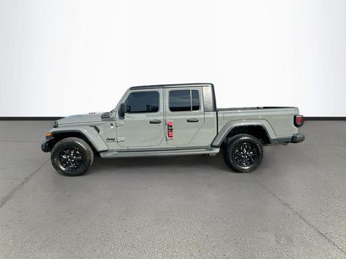 Sting-Gray Clearcoat 2022 Jeep Gladiator Sport