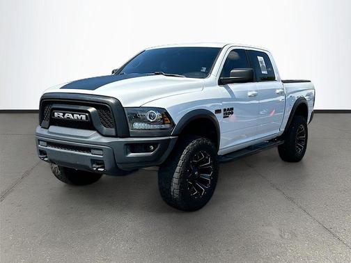 Bright White Clearcoat 2019 RAM 1500 Classic Warlock Crew Cab 4x2 5'7' Box