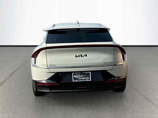 Glacier 2023 Kia EV6 Wind