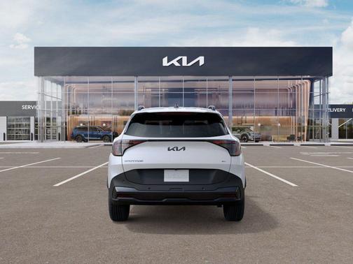 White Pearl 2026 Kia Sportage X-Line