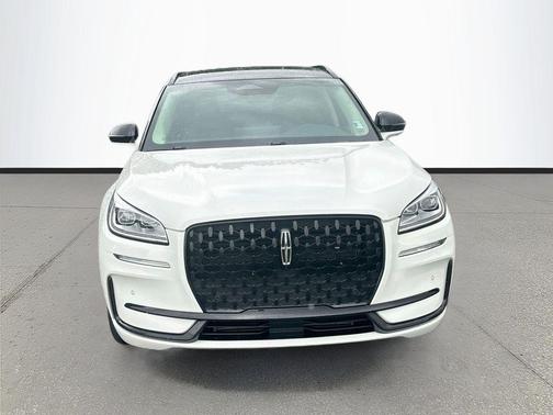 Pristine White Metallic Tri-Coat 2023 Lincoln Corsair Reserve