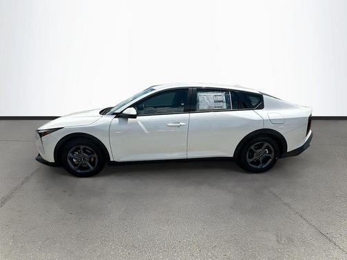 White Pearl 2026 Kia K4 LXS