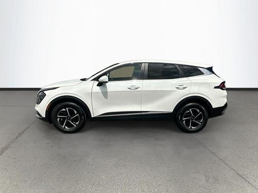 Snow White Pearl 2025 Kia Sportage Hybrid LX