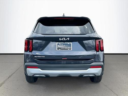 2025 Kia Sorento LX