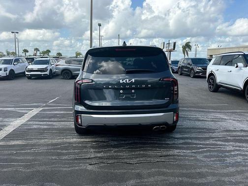 Gravity Gray 2023 Kia Telluride SX