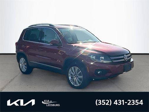 Wild Cherry Metallic 2013 Volkswagen Tiguan SE