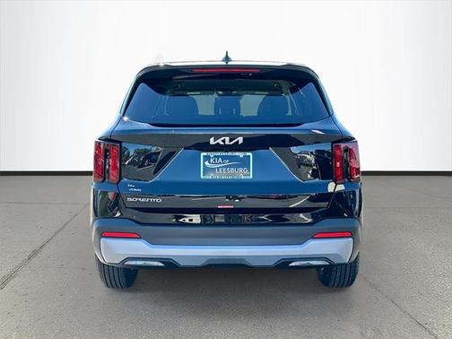 2025 Kia Sorento LX