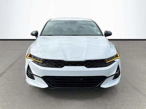 Glacial White Pearl 2022 Kia K5 GT-Line