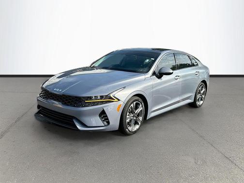 Everlasting Silver 2024 Kia K5 EX