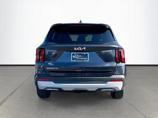 2025 Kia Sorento LX