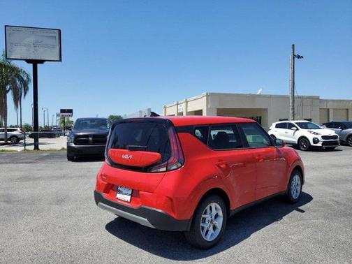 2023 Kia Soul LX