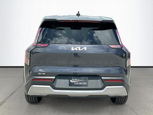 2026 Kia EV9 Light Short Range