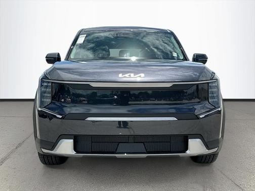 2026 Kia EV9 Light Short Range