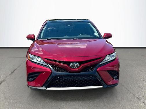Pearl 2018 Toyota Camry XSE