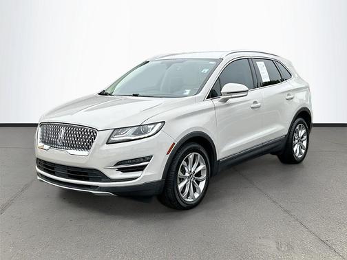 Pearl Metallic 2019 Lincoln MKC Select