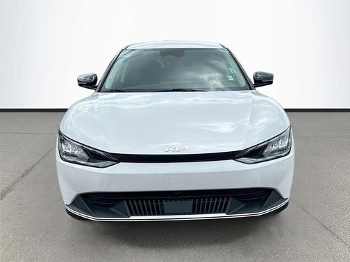 Snow White Pearl 2024 Kia EV6 Light Long Range