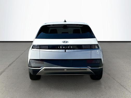 Atlas White 2023 Hyundai IONIQ 5 SE Standard Range