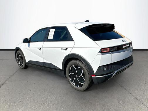 Atlas White 2023 Hyundai IONIQ 5 SE Standard Range