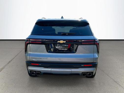 Sterling Gray Metallic 2025 Chevrolet Traverse LT