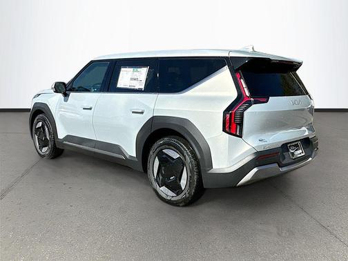 2026 Kia EV9 Light Long Range