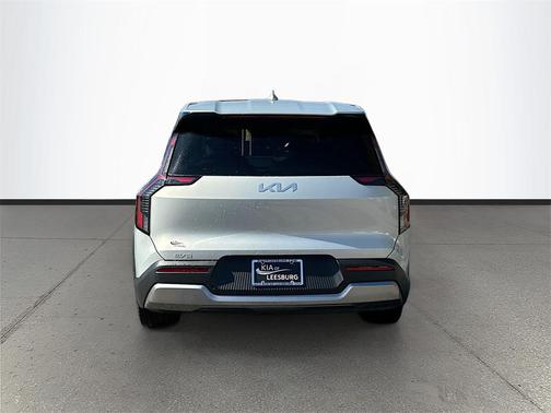 2026 Kia EV9 Light Long Range