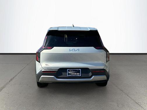 2026 Kia EV9 Light Long Range