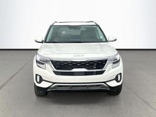 Snow White Pearl 2023 Kia Seltos SX Turbo