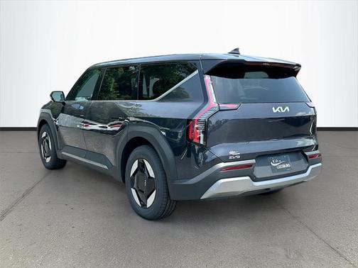 2026 Kia EV9 Light Long Range