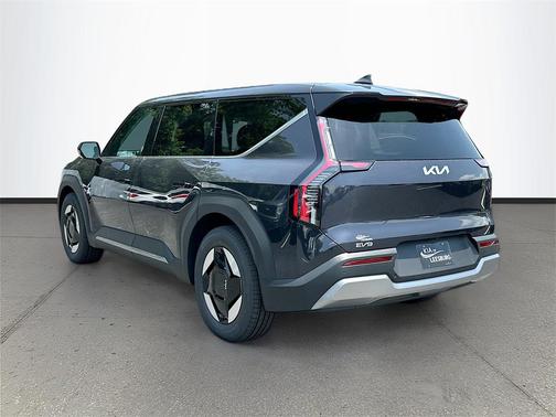 2026 Kia EV9 Light Long Range