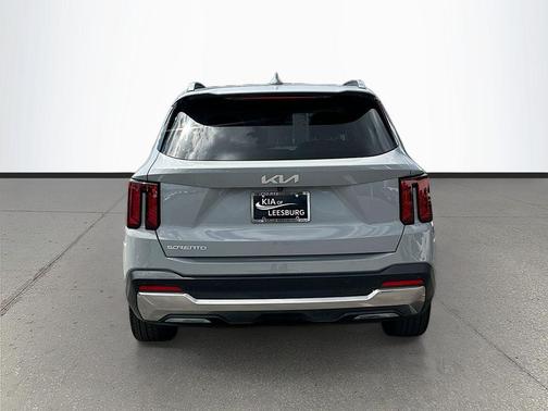 Wolf Gray 2024 Kia Sorento SX