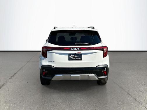 White Pearl 2026 Kia Seltos EX