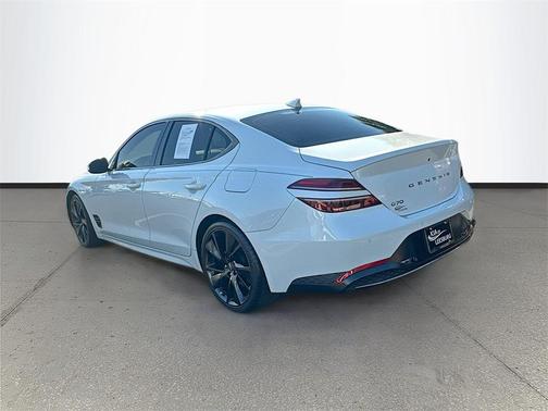 2023 Genesis G70 2.0T RWD