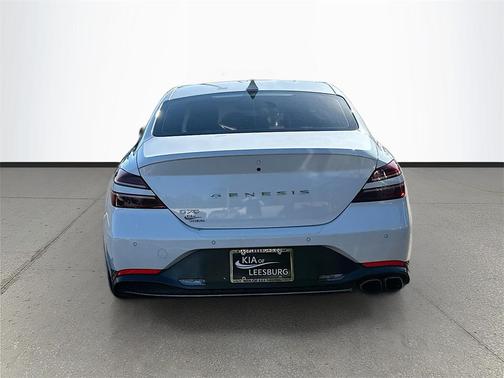 2023 Genesis G70 2.0T RWD