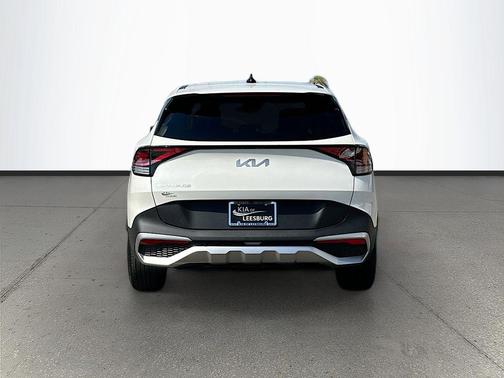 Snow White Pearl 2025 Kia Sportage LX