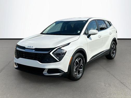 Snow White Pearl 2025 Kia Sportage LX