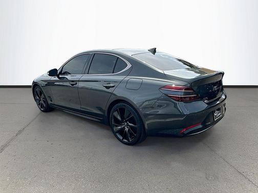 Makalu Gray 2023 Genesis G70 2.0T RWD
