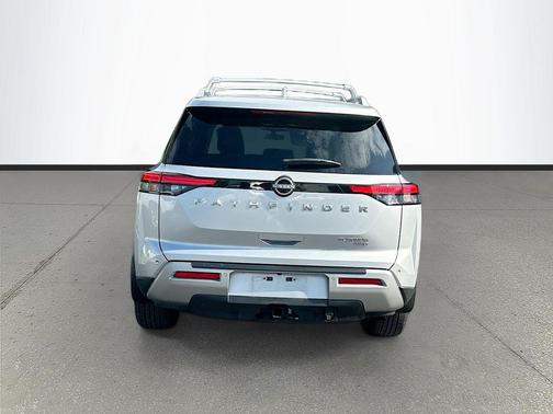 Brilliant Silver Metallic 2023 Nissan Pathfinder Platinum 4WD