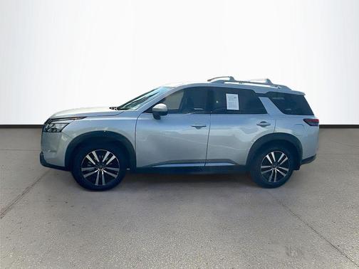 Brilliant Silver Metallic 2023 Nissan Pathfinder Platinum 4WD