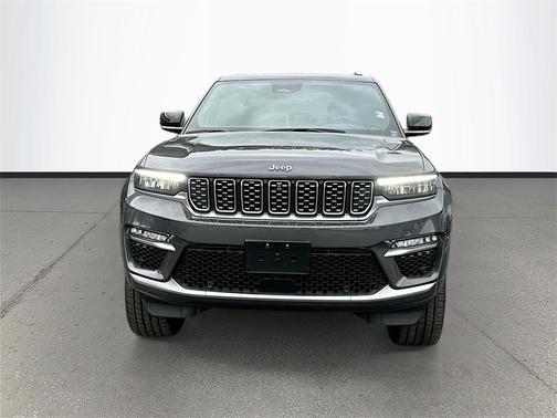 2022 Jeep Grand Cherokee Summit