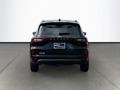 Agate Black Metallic 2023 Ford Escape ST-Line