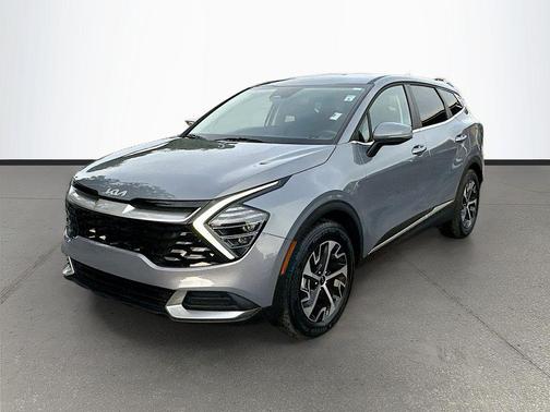 Everlasting Silver 2025 Kia Sportage EX